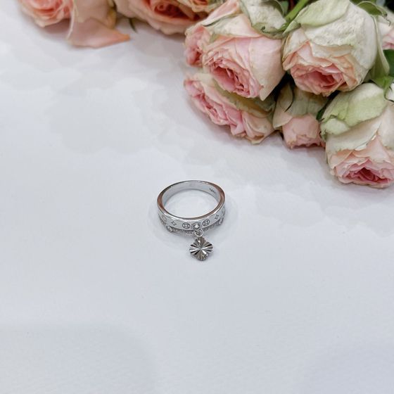 Срібна каблучка з фіанітами