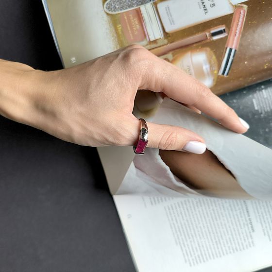 Серебряное кольцо с рубином 3.844ct