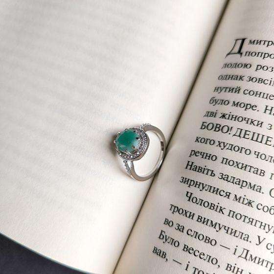 Серебряное кольцо с изумрудом 3.14ct, фианитами