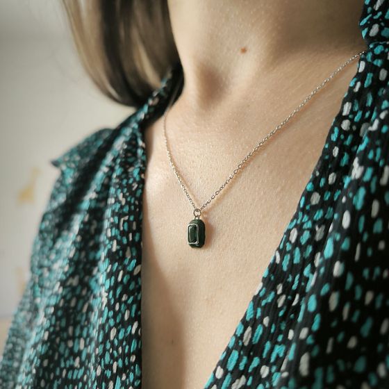 Silver necklace with phianites, semallu