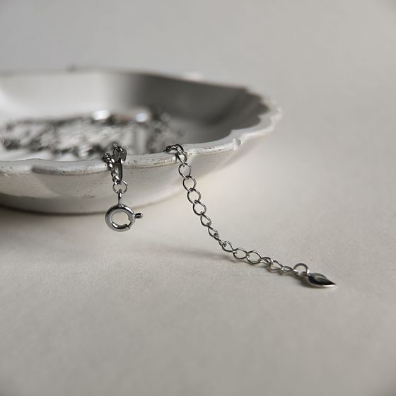 Silver necklace with baroque pearls