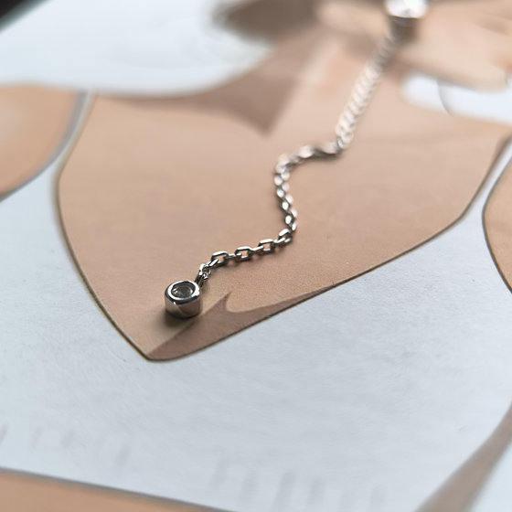 Silver necklace with phianites