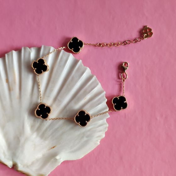 Золотой браслет с ониксом