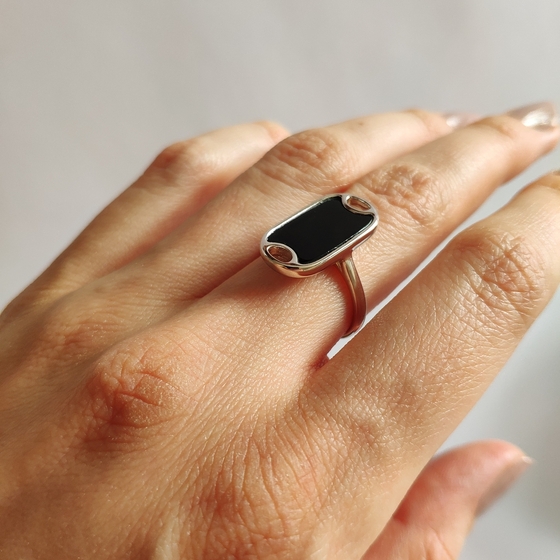 Серебряное кольцо с ониксом 1.525ct