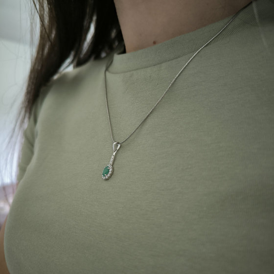 Серебряная подвеска с изумрудом 0.833ct, фианитами