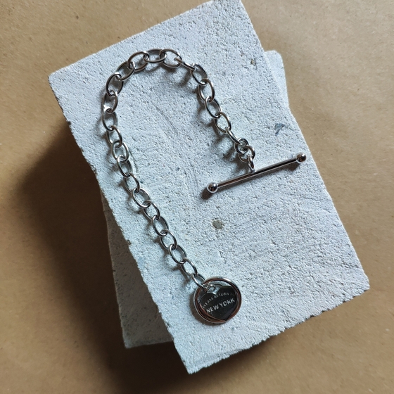 Золотий браслет без каменів