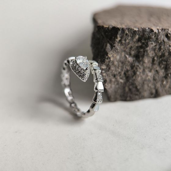 Silver ring with mother-of-pearl