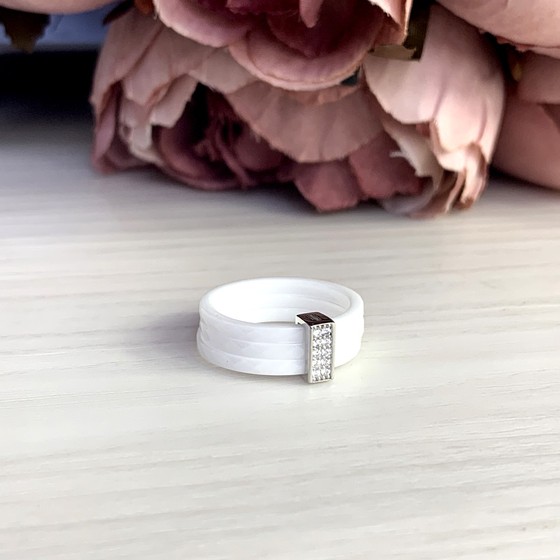 Silver ring with ceramics