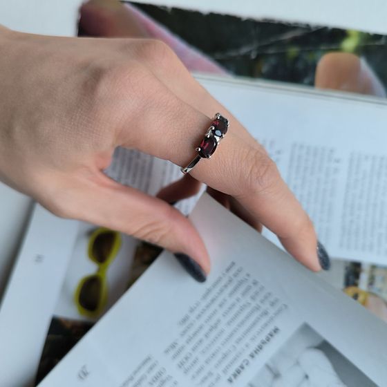 Серебряное кольцо с гранатом 2.925ct
