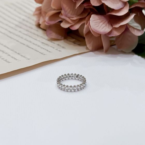 Срібна каблучка без каменів