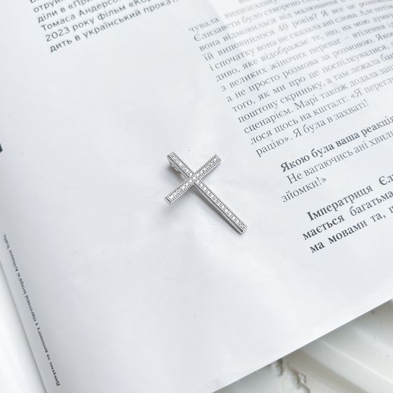 Срібний хрестик з фіанітами