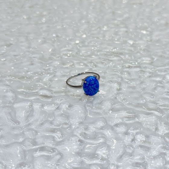Silver ring with a 2.09-carat opal