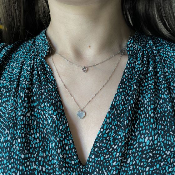 Silver necklace with mother-of-pearl, phianites