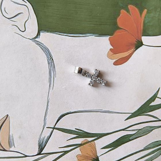 Срібний хрестик з фіанітами