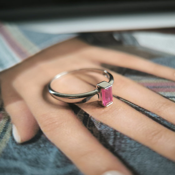 Серебряное кольцо с рубином 0.42ct