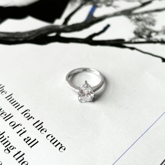 Серебряное кольцо с фианитами