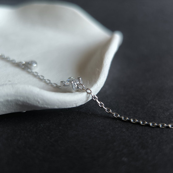 Silver bracelet with cubic zirconia