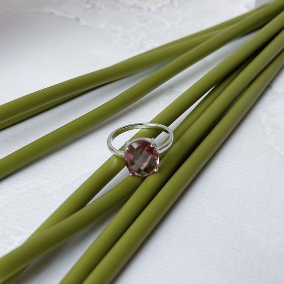 Срібна каблучка з султанітом 4,525 карата