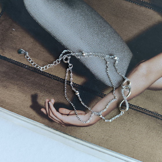 Silver bracelet with cubic zirconia