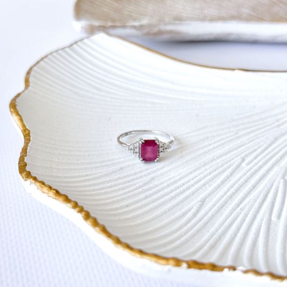 Sterling silver ring with 2.511ct ruby, phianites