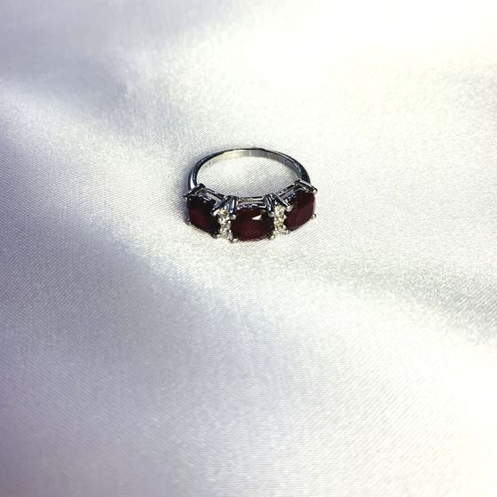 Серебряное кольцо с рубином 4.05ct