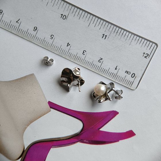 Срібні сережки з перлами