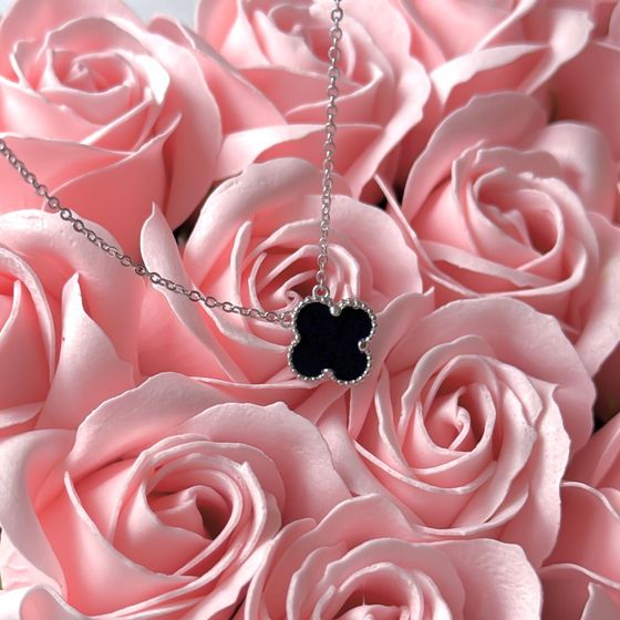 Серебряное колье с лазуритом