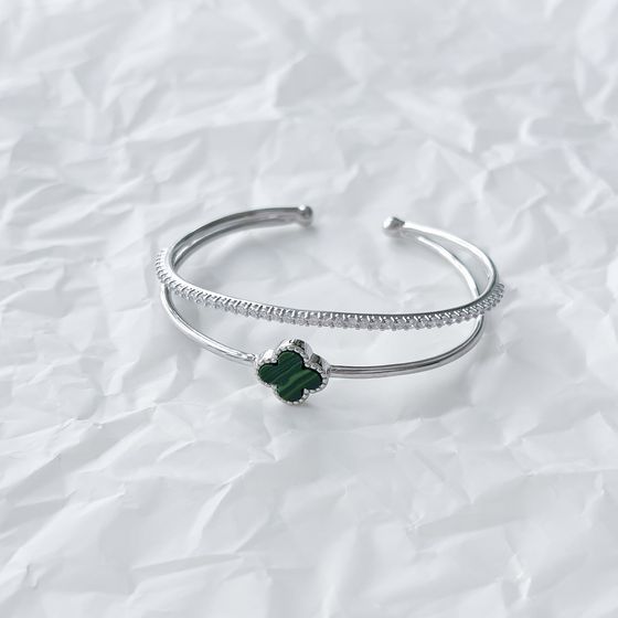 Silver bracelet with malachite