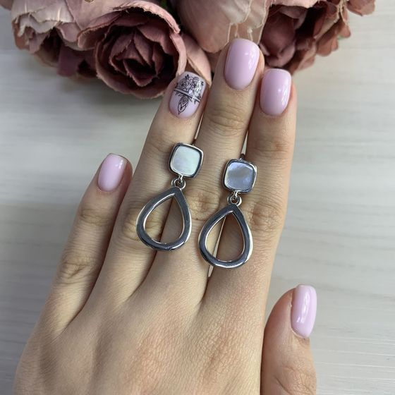 Silver earrings with mother-of-pearl
