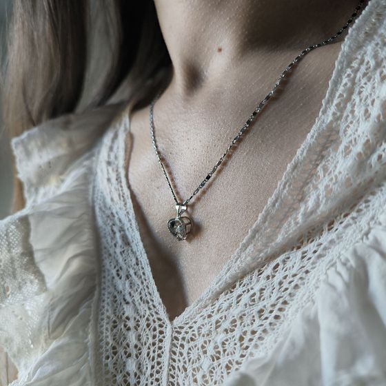 Срібна підвіска з фіанітами