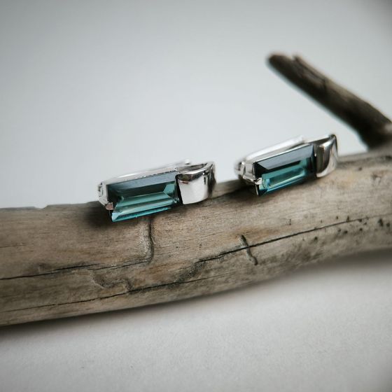 Серебряные серьги с топазом Лондон Блю 4.392ct