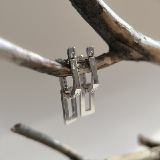 Silver earrings with cubic zirconia