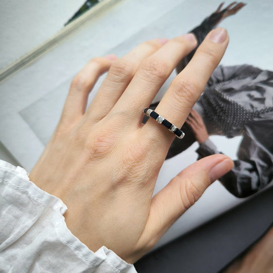 Срібне кільце з сапфіром 2.467ct, фіанітами