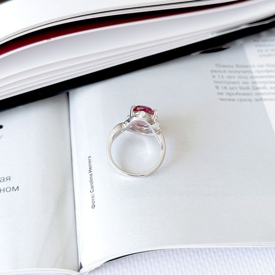 Срібна каблучка з султанітом 5,515 карата