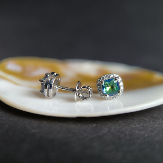 Серебряные серьги с мистик топазом 1.156ct, фианитами