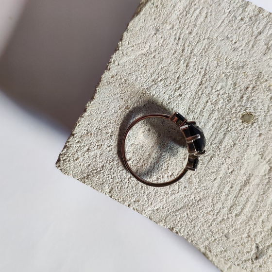 Серебряное кольцо с ониксом 3.5ct