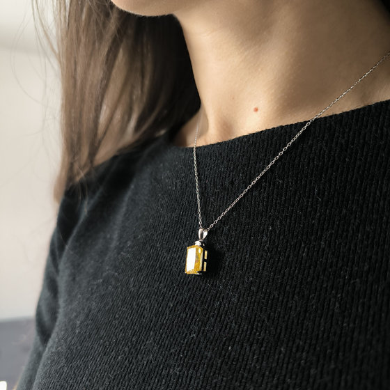 Silver necklace with cubic zirconia