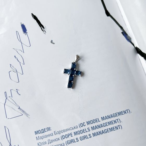 Серебряный крестик с танзанитом nano