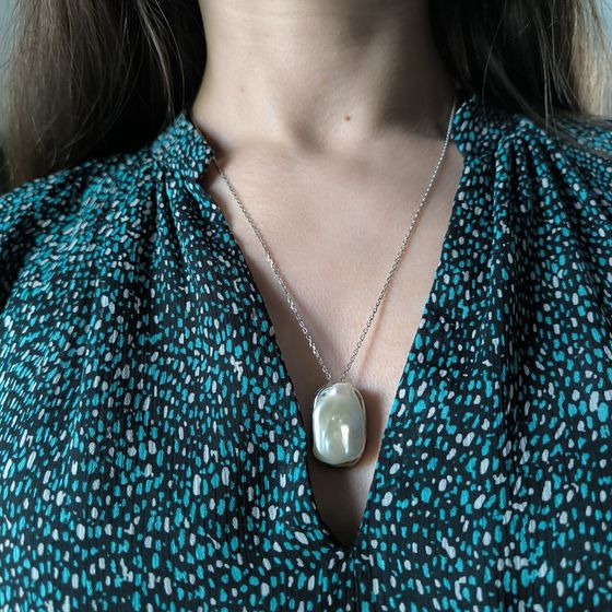 Silver necklace with baroque pearls