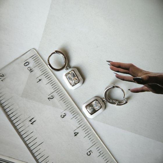 Срібні сережки з фіанітами, емаллю