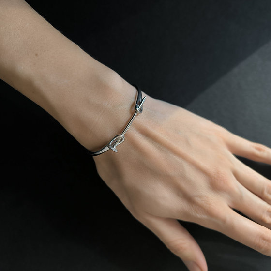 Silver bracelet with cubic zirconia