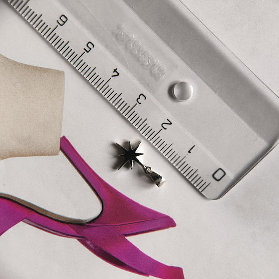 Silver pendant without stones