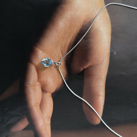 Срібна підвіска з топазом 1,442 карата