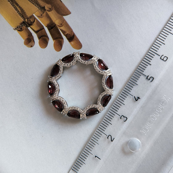 Срібне кільце з гранатом 7.076ct