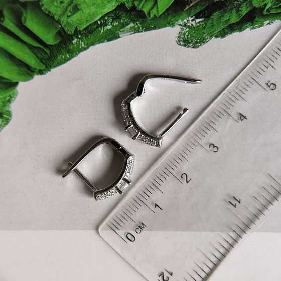 Срібні сережки з фіанітами