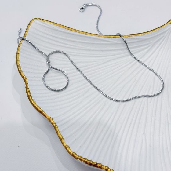 Silver chain without stones