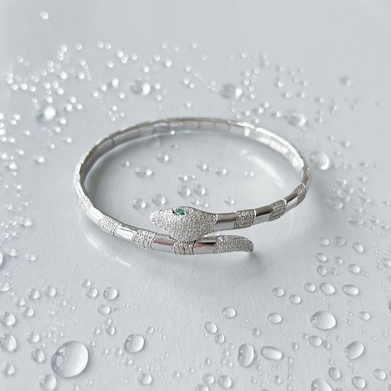 Silver bracelet with phianites