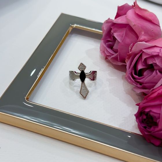 Срібна каблучка з фіанітами