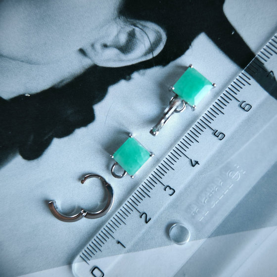 Срібні сережки зі смарагдом 4.217ct