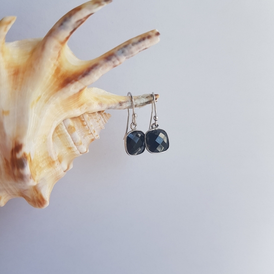 Срібні сережки з оніксом